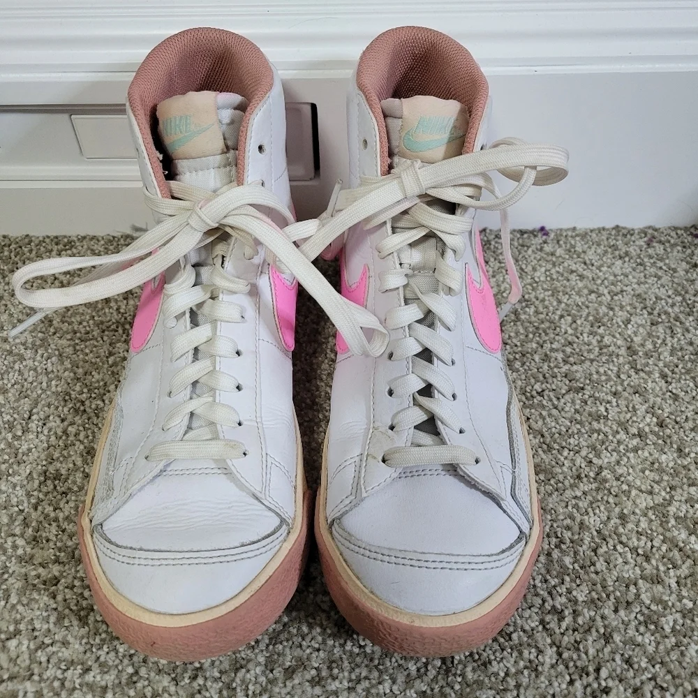 Nike Blazer Mid '77 Sneakers White/Guava Ice/Jade Ice/ Girls Sz 6Y Or  Women 7.5